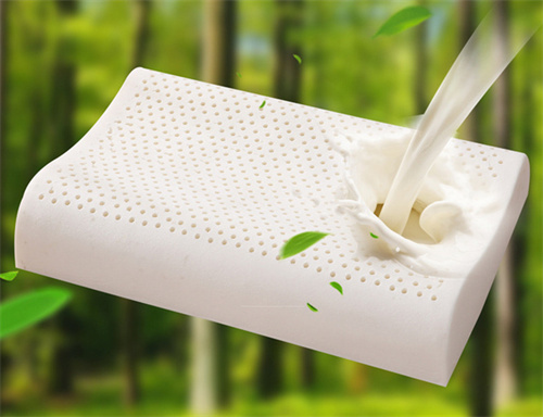 风险提示：需关注政策监管趋严（如医疗器械认证要求）、技术迭代加速导致产品淘汰、市场竞争加剧导致价格战等风险