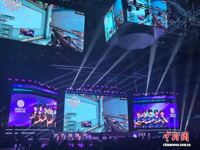 2025上海电竞大师赛正式开幕 中外顶级选手上演巅