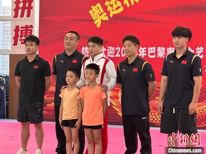 两位巴黎奥运冠军走进成都校园传递坚持与努力