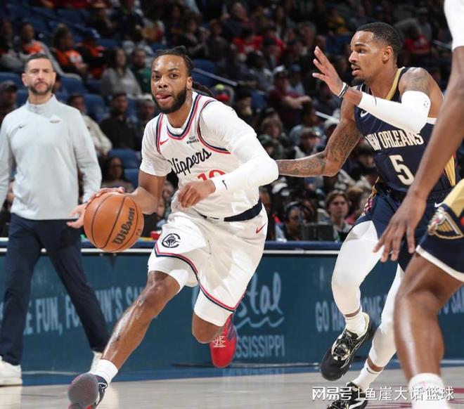 快船爆冷惨败鹈鹕 伦纳德复出难救颓势