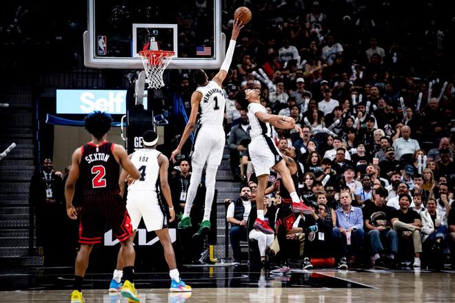 文班亚马创历史最快两双神迹 马刺豪取9连胜