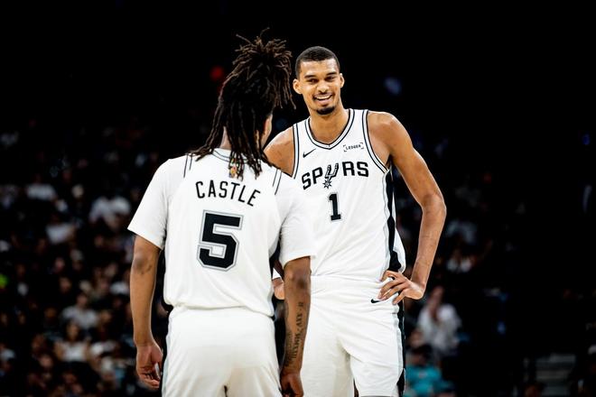 文班亚马创历史最快两双神迹 马刺豪取9连胜