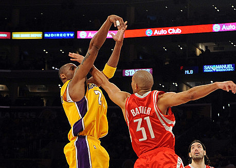 科比离世对巴蒂尔造成深远冲击，书中细节揭示