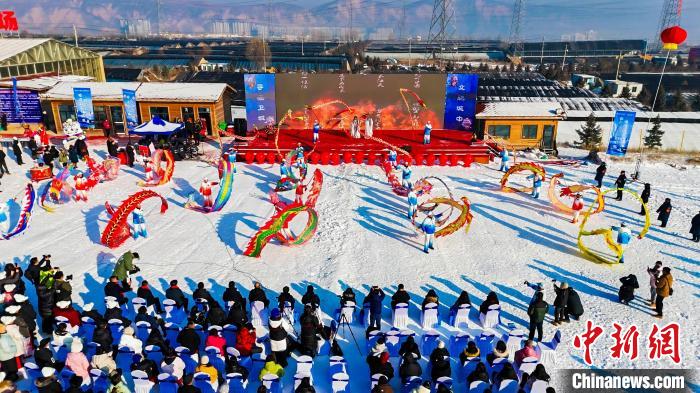 青海省会西宁拉开冬春季冰雪系列赛事序幕，大